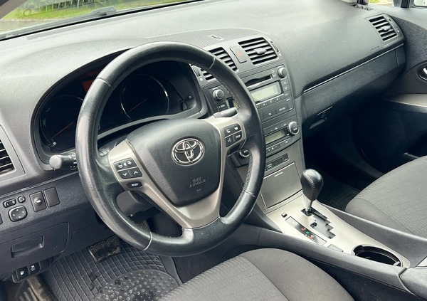 Toyota Avensis cena 26999 przebieg: 214299, rok produkcji 2009 z Darłowo małe 277